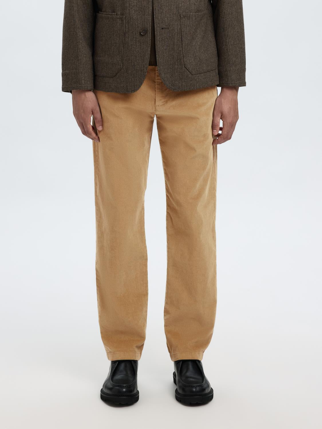 model_shot-front
